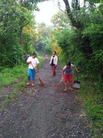 GIAT BERSIH DI WILAYAH DESA TINGA-TINGA